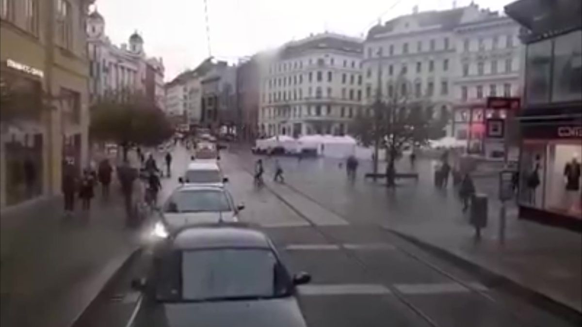 Brno omezí auta v historickém centru. Přidá se i Praha?